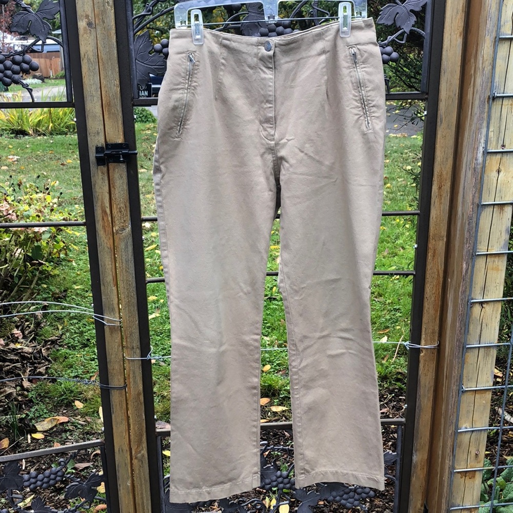 Vanilla European style khaki pants with zippered front pockets size 44/14